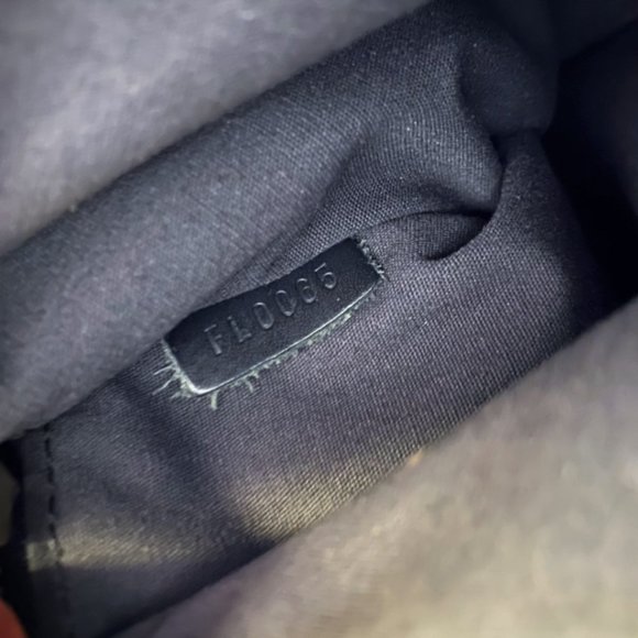 Louis Vuitton Mandara MM Shoulder Bag Black Epi - Picture 6 of 8